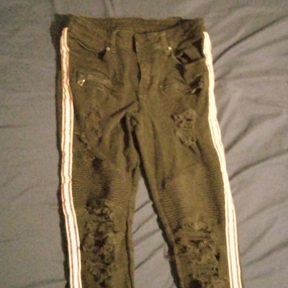 black red and white rue21 jeans